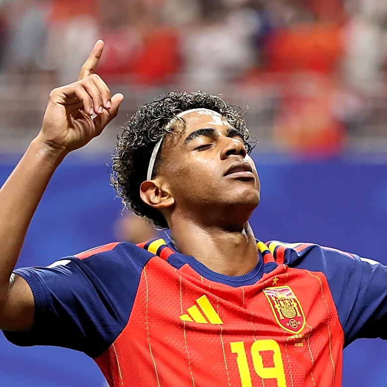 Lamine Yamal scores first World Cup goal for Spain, Mohamed Salah inspires Egypt and Kevin Pina scores stunner as Cape Verde do it again