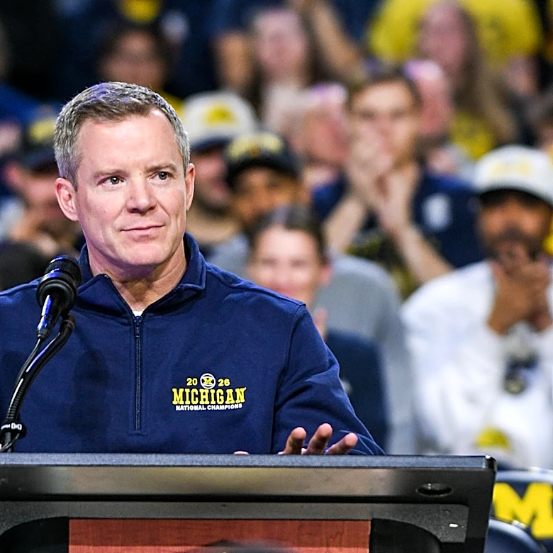 Dusty May leaves Michigan Wolverines Basketball for the Dallas Mavericks
