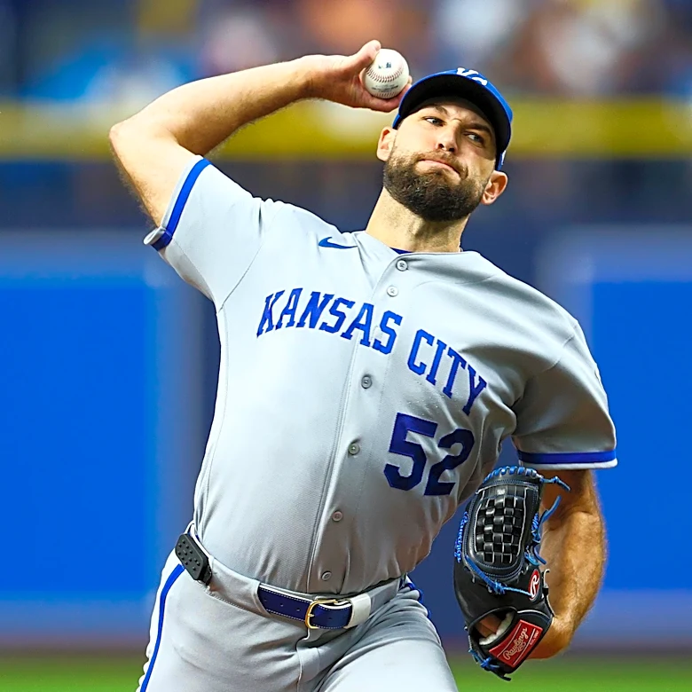 Wacha, bullpen shut down Rays in close Royals victory