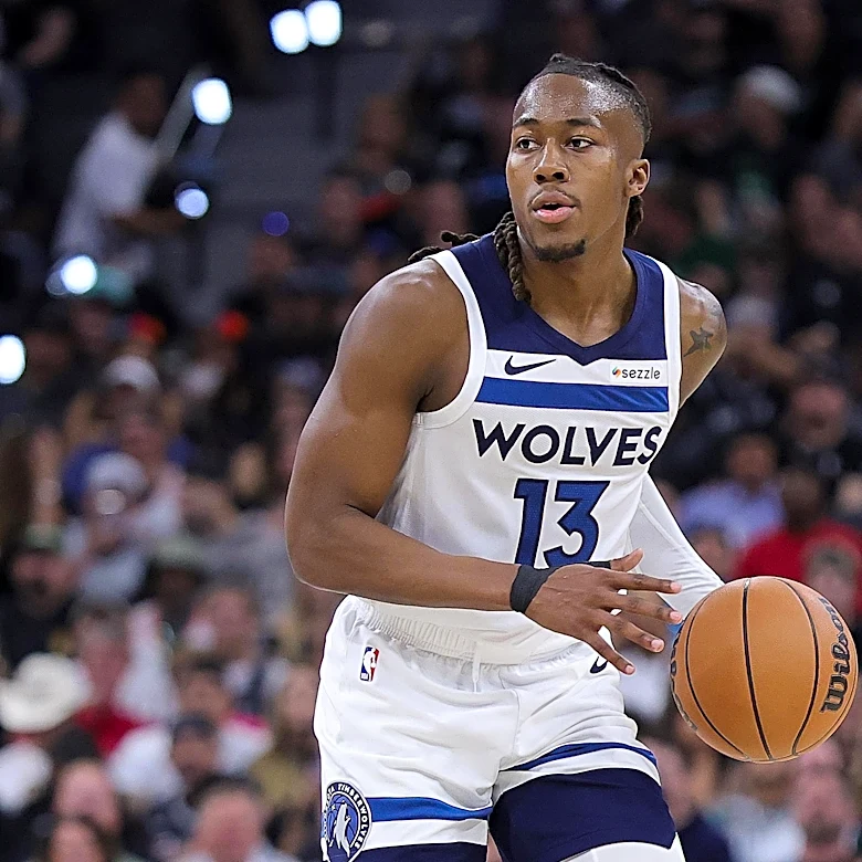 Wolves Expected to Sign Ayo Dosunmu After Julius Randle Trade