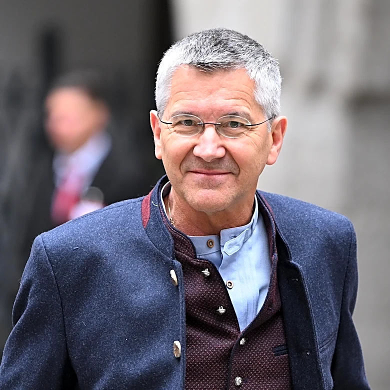 Bayern Munich prez touts campus development