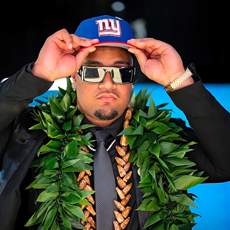 NY Giants’ top 10 most important players: No. 9 — G Francis ‘Sisi’ Mauigoa
