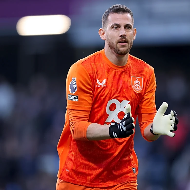 Gold: Tottenham close to free agent signing of GK Martin Dubravka