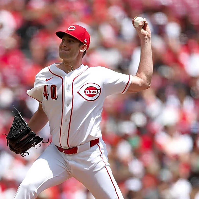 Nick Lodolo exits Reds start early after being hit by comebacker