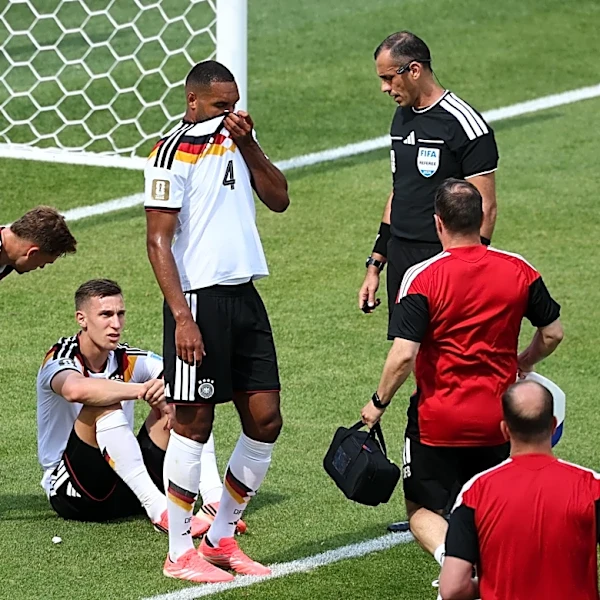 Jonathan Tah sends a message to the injured Nico Schlotterbeck