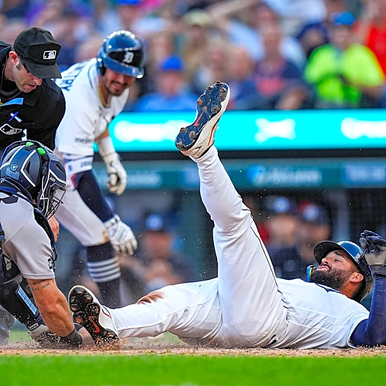 Yankees even series, Malgeri gets two hits in debut