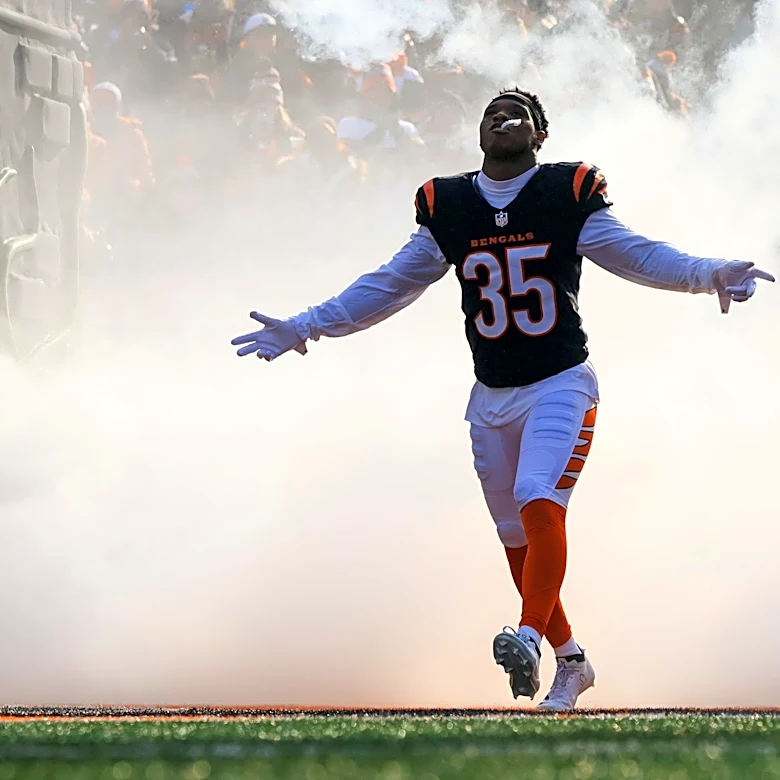 Jalen Davis will enter Bengals training camp favored to win key position battle