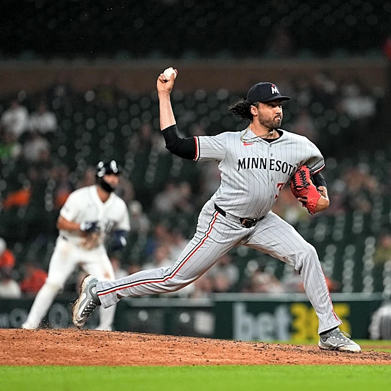 Washington Nationals claim hard throwing sidearmer Justin Lawrence off waivers