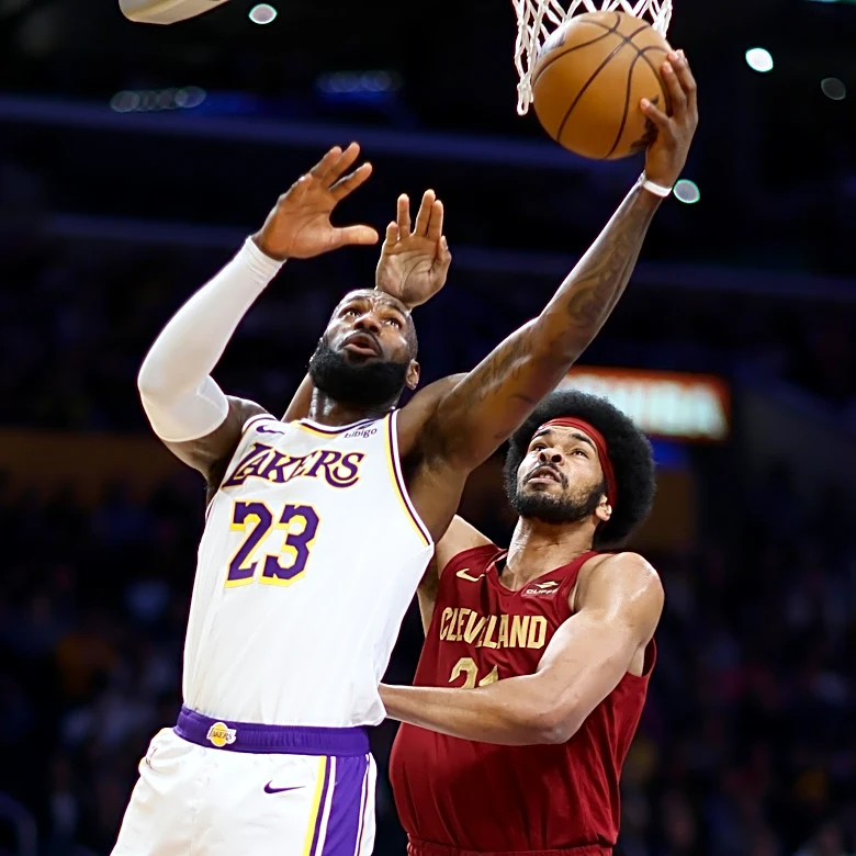 NBA analyst says Lakers would trade LeBron to Cavs for this price