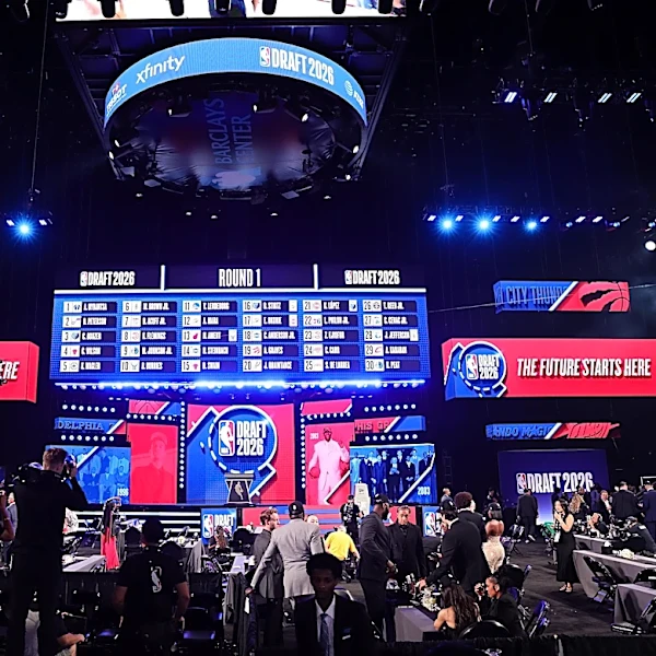 Lakers acquire No. 56 pick in draft from Bulls