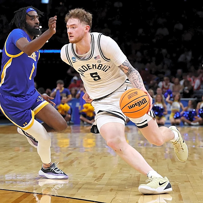 Knicks’ wild draft ends with several trades and two prospects