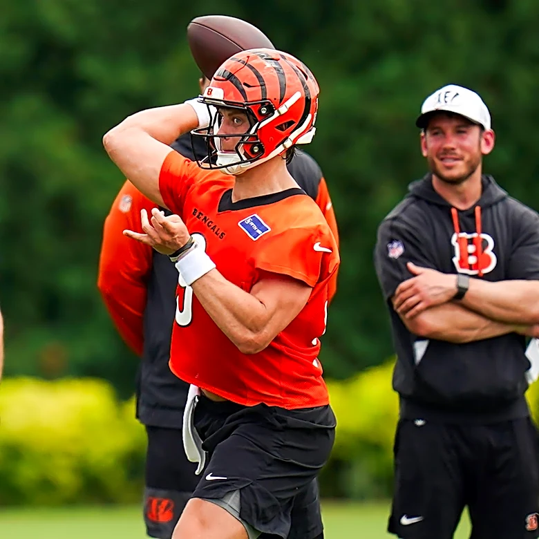 How Joe Burrow is changing his leadership style