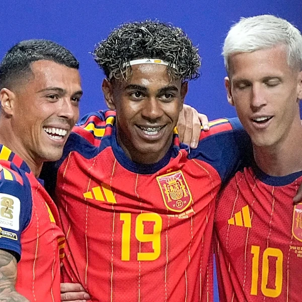 ‘No reason to change’ – Dani Olmo says Lamine Yamal ‘hasn’t asked’ for his No.10 shirt with Spain