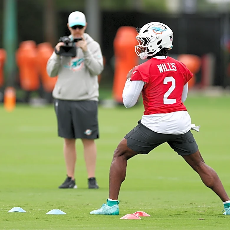 Malik Willis delayed signing with Dolphins to complete throwing session