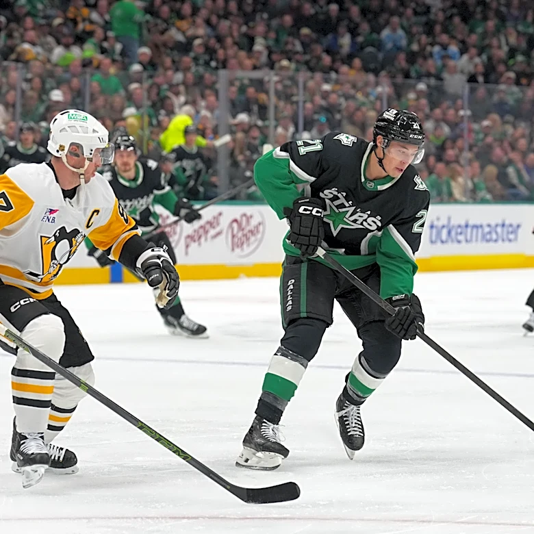 Report: Penguins interested in Jason Robertson
