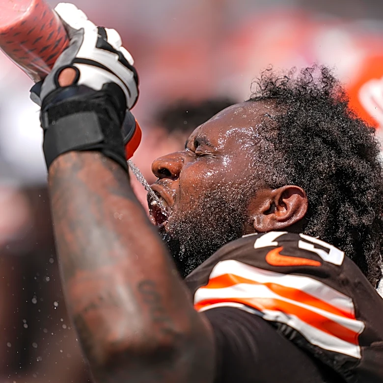 Browns roster: Tackle spots have lots of options
