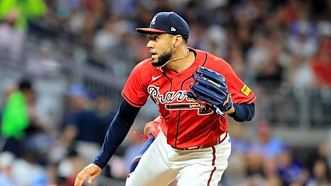 Braves place Robert Suarez on 15-day IL; call up Hurston Waldrep