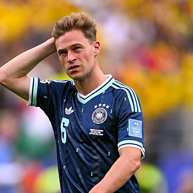 German legend calls for Joshua Kimmich to play midfield