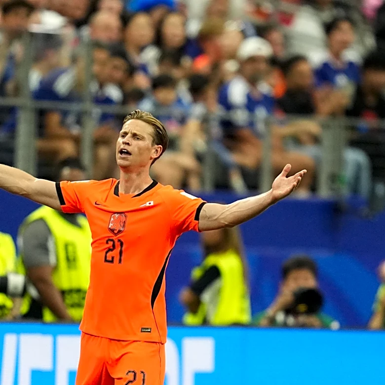Frenkie de Jong’s quiet brilliance continues to make him indispensable for Barcelona and the Netherlands