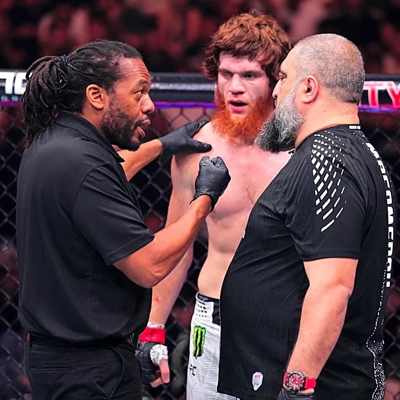 Alex Pereira wants referee Herb Dean banned from UFC after ‘cowardly’ Baku performance