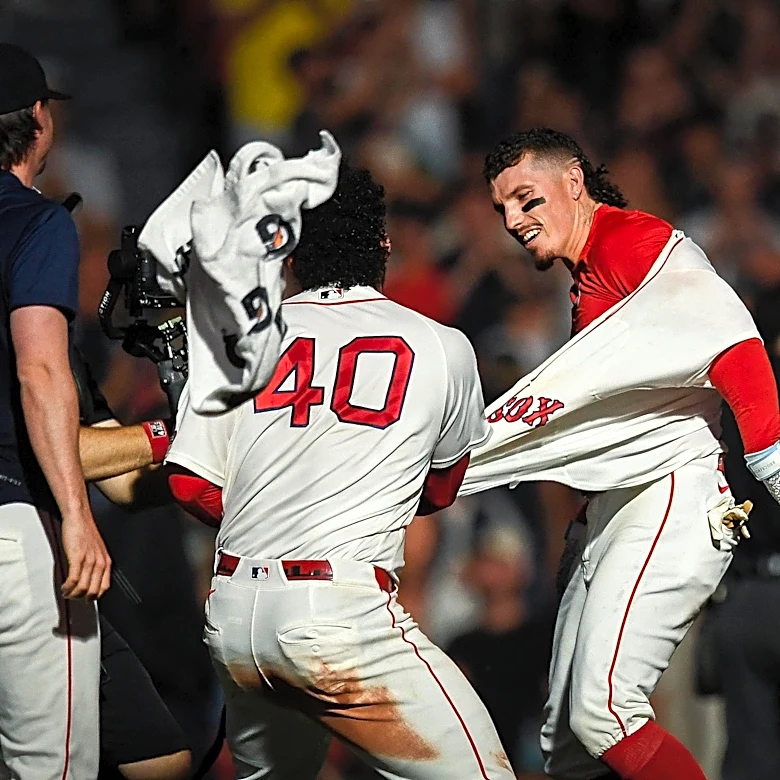 Red Sox Walk Off Yankees In Ten Innings To Clinch Series Sweep