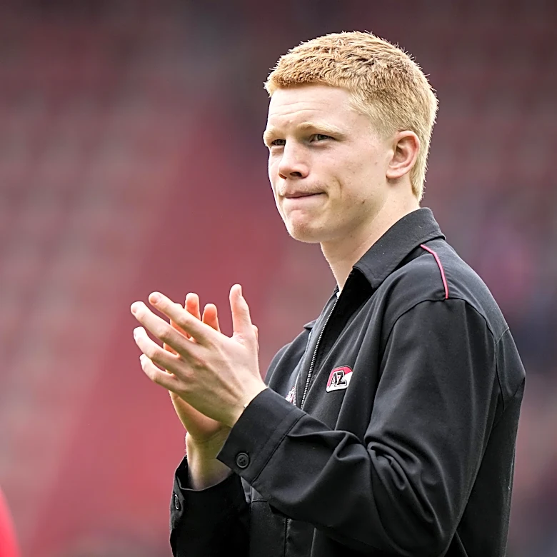 Newcastle Insider Sheds Light on Kees Smit Transfer Speculation
