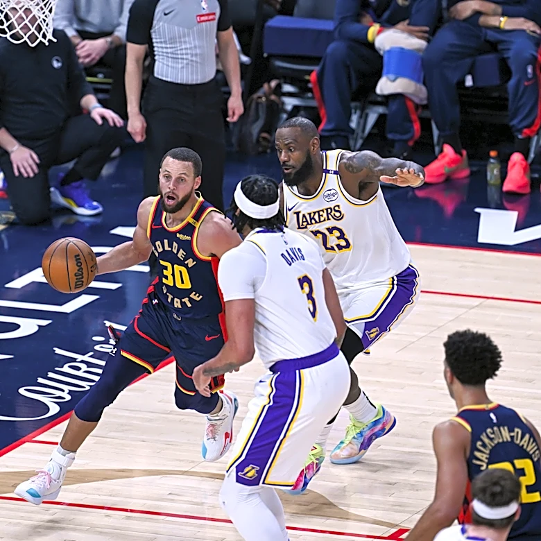 Report: Warriors have eyes set on Anthony Davis and LeBron James joining Steph Curry