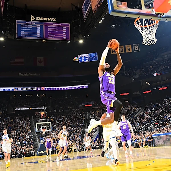 Report: Lakers aim to answer Warriors pursuit of LeBron James
