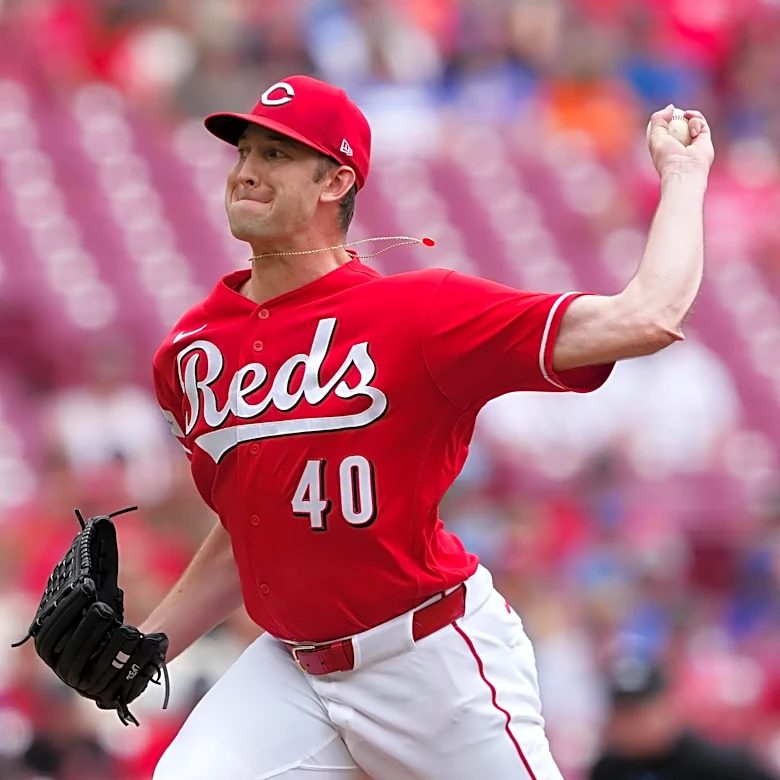 Reds begin biggest series of the year on the road in Milwaukee