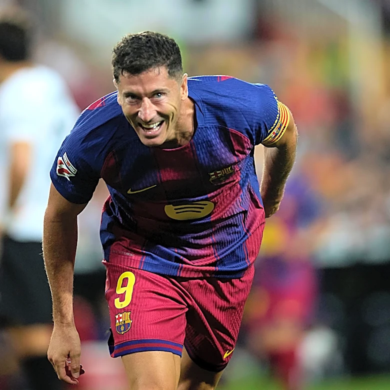 Robert Lewandowski signs for Chicago Fire after Barcelona exit