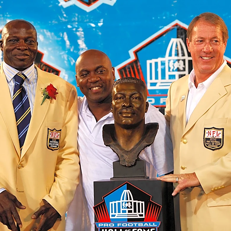 Buffalo Bills honoring select group of all-time greats inside new Highmark Stadium