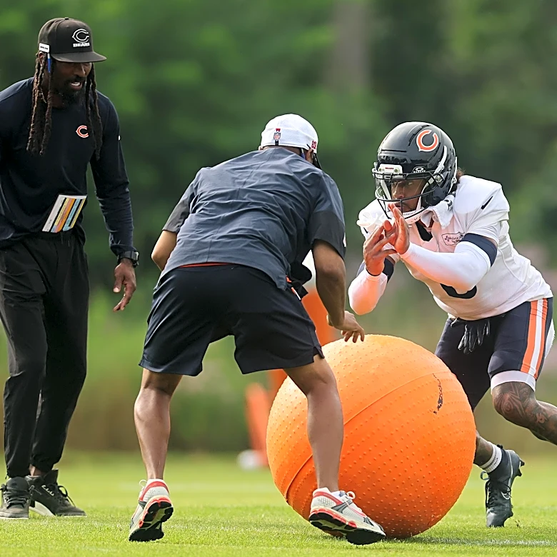 Who will lead the Chicago Bears in takeaways in 2026?