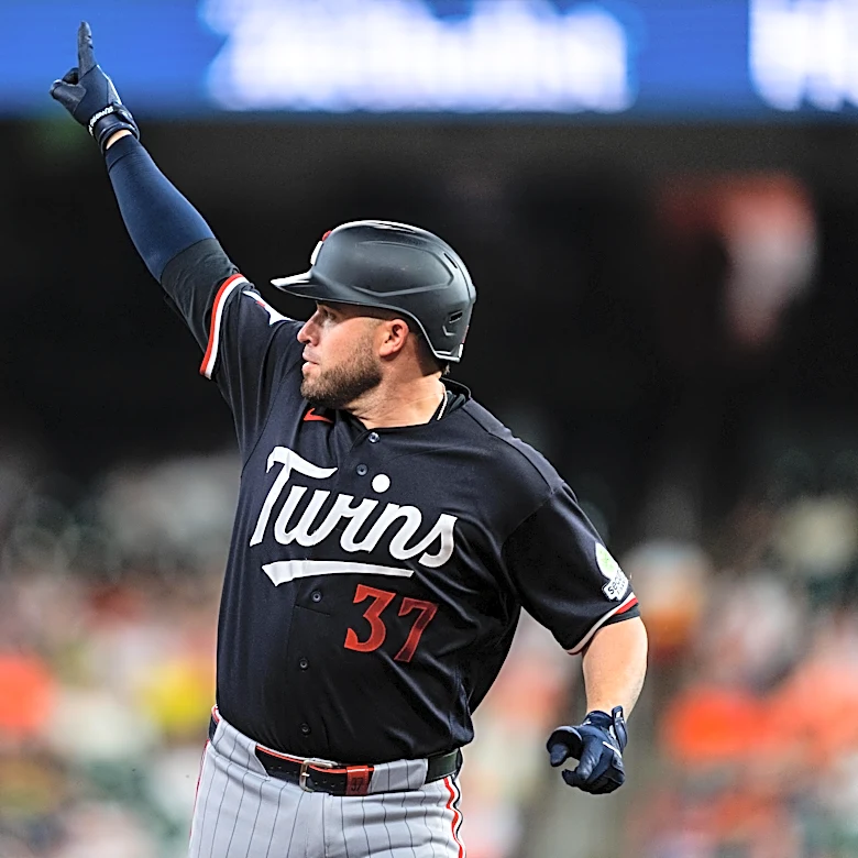 Twins 5, Astros 4: Twins win despite their best efforts
