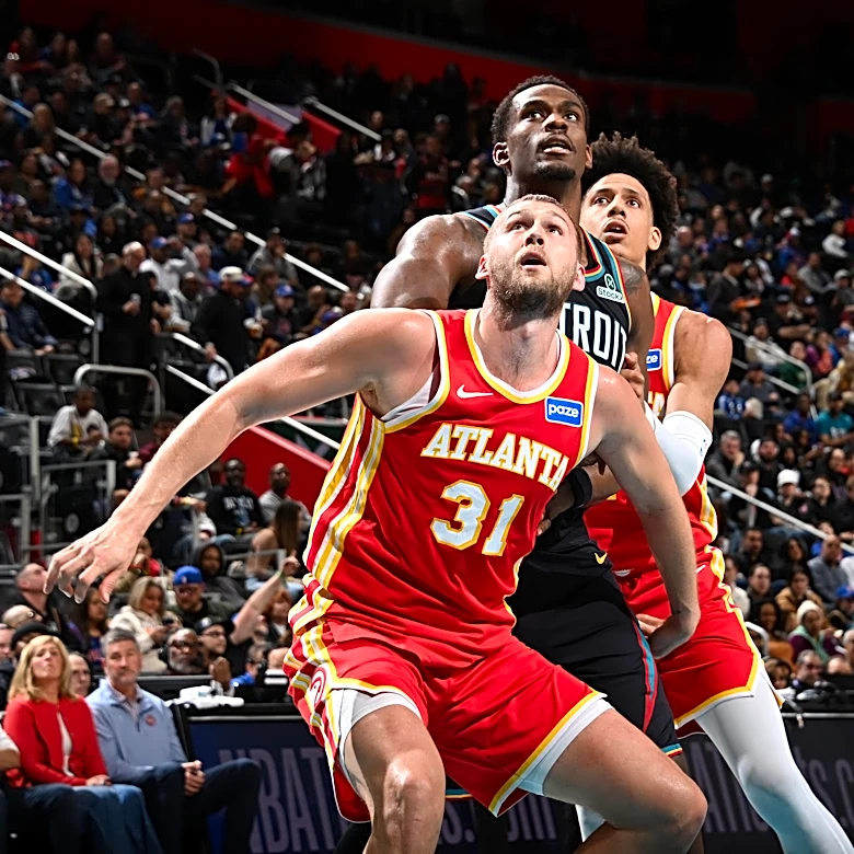 Report: Hawks welcome back Landale with one-year, $14 million deal