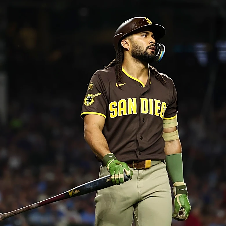 Heartbreak in Chicago: bad defense, worse hitting continue Padres skid