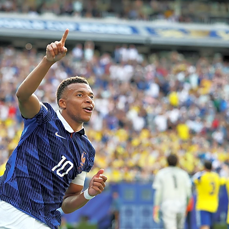 Mbappé scores two as France sail past Sweden