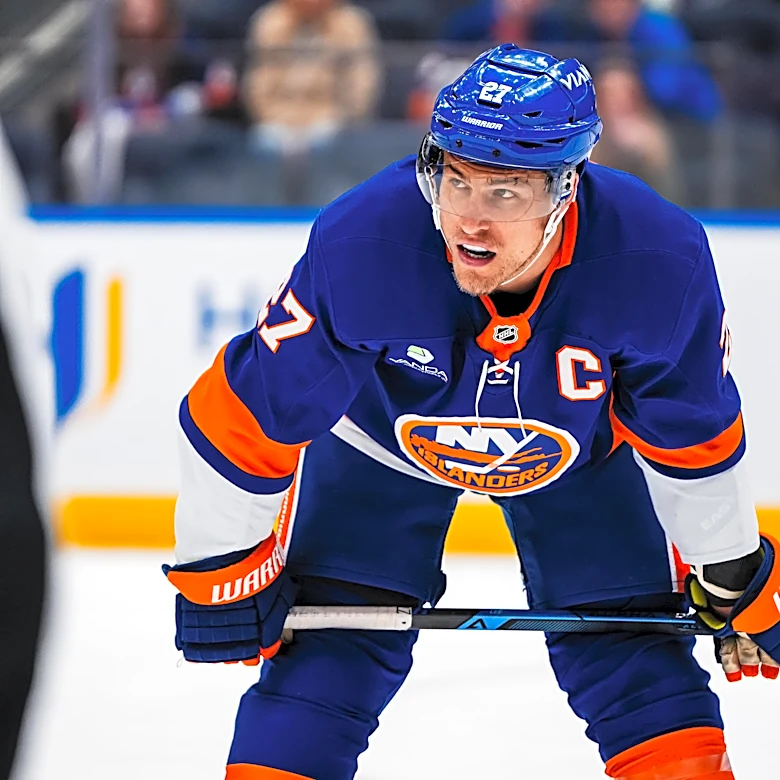 Islanders Free Agency Day News: Farewell to arms
