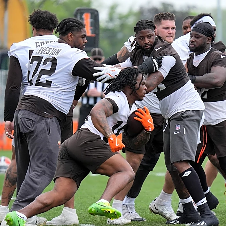 Daily Dawg Chow (7/1): Run it like it is 1985?