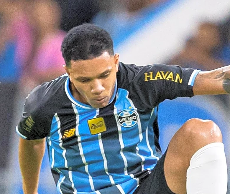 OFFICIAL: Fiorentina signs Viery