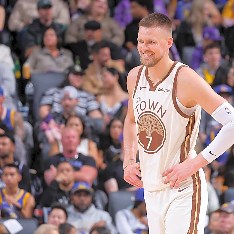 Warriors Reacts Survey: How would you grade the Kristaps Porziņģis extension?