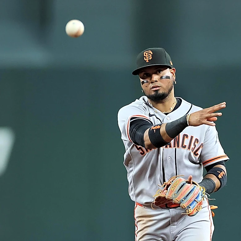 Giants Reacts Survey: Robbie Ray or Luis Arráez?