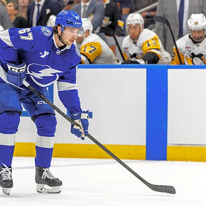 Penguins sign defenseman Declan Carlile