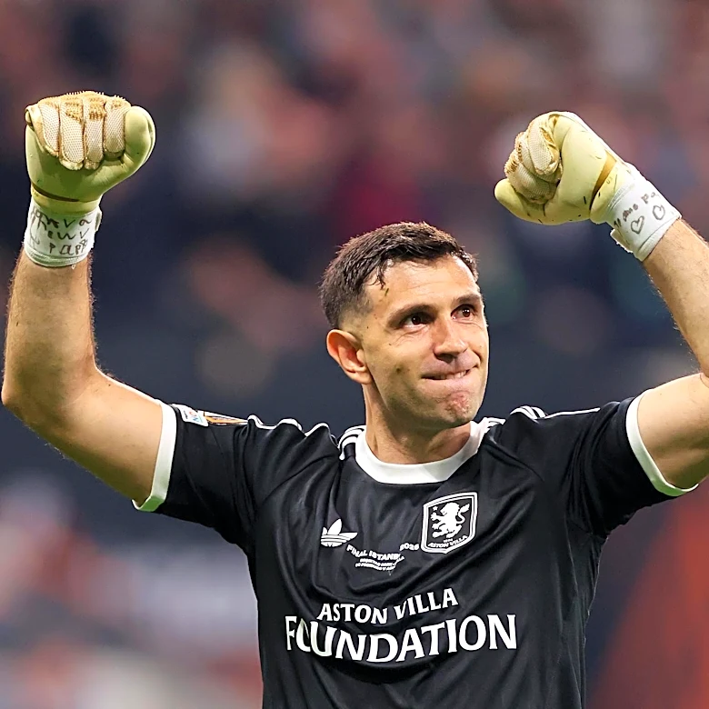 The Background Check: Emiliano Martinez