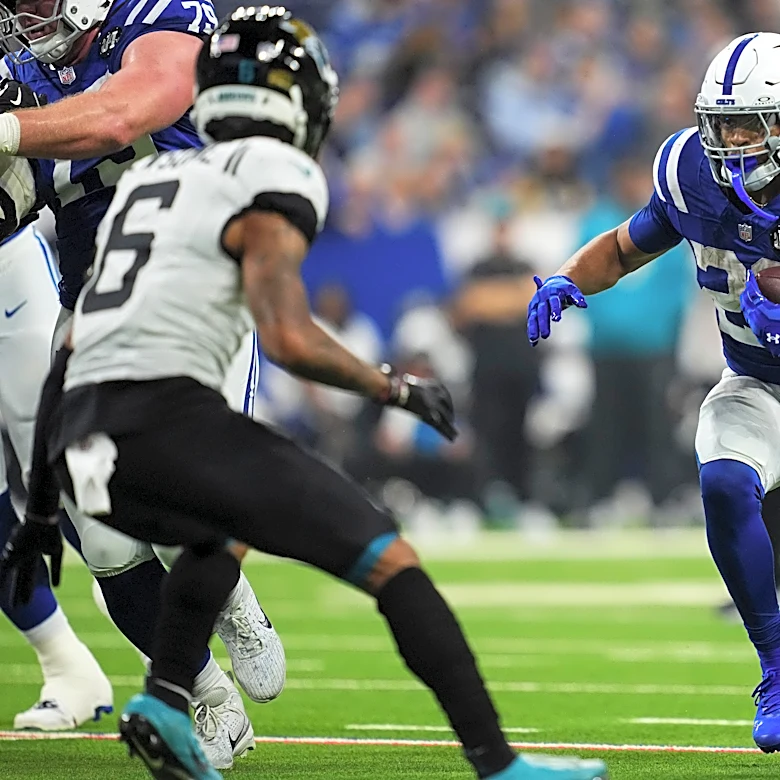 Should the Chicago Bears try to make this bold trade prediction come true?