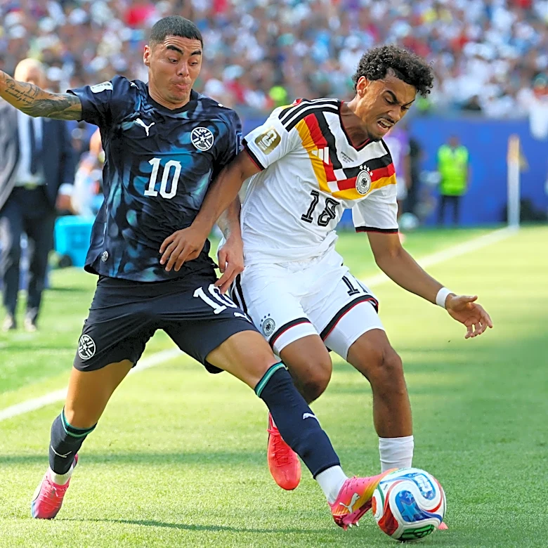 Official: Bayern Munich announces signing of Nathaniel Brown