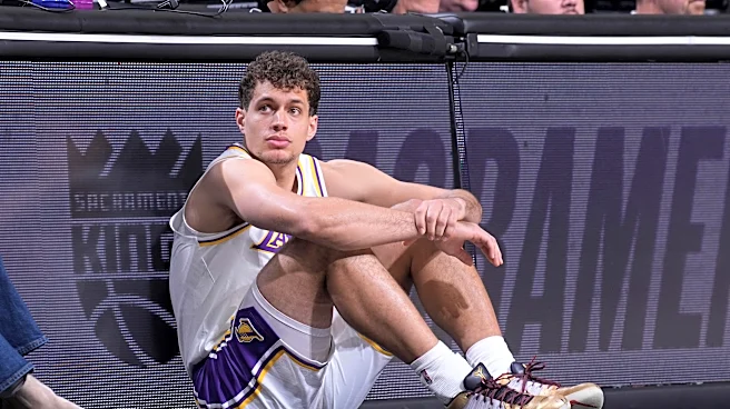 Lakers re-sign Chris Mañon to two-way contract