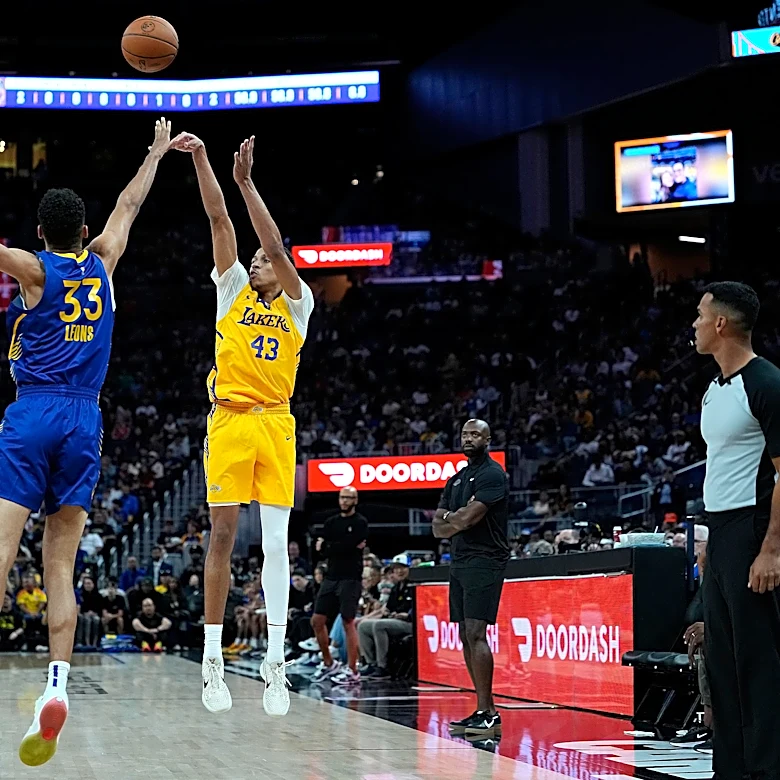 Lakers blown out by Warriors in California Classic