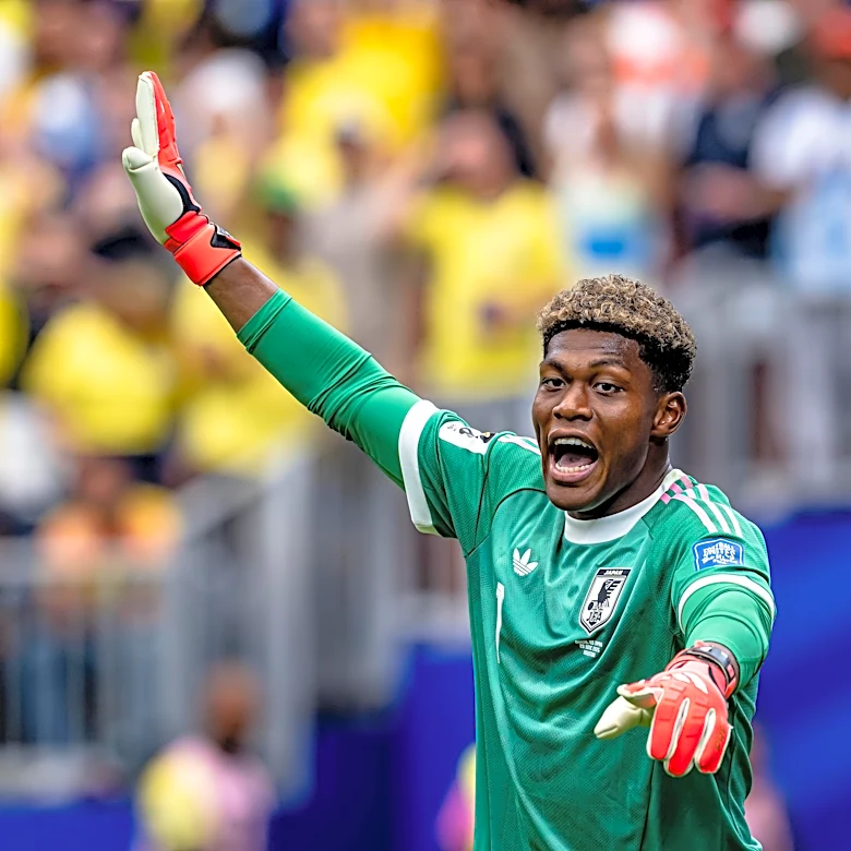 Reports: Juventus jump into the mix to try and sign Parma goalkeeper Zion Suzuki