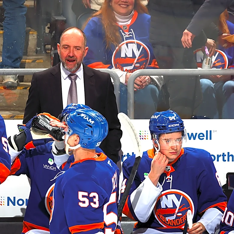 Islanders & NHL News: DeBoer reflects, Flyers drop bombshell