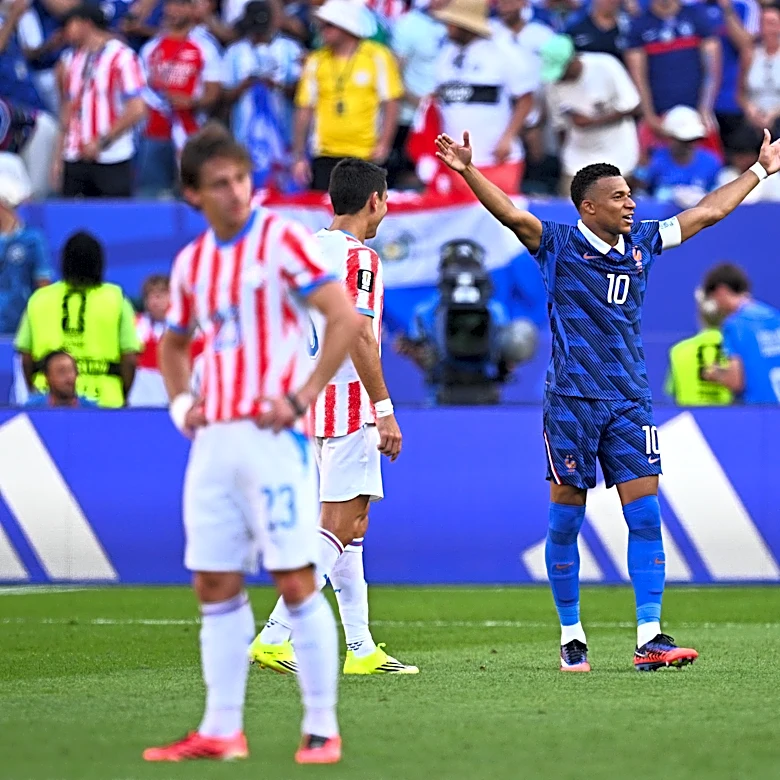 Mbappé breaks the deadlock to send France past Paraguay